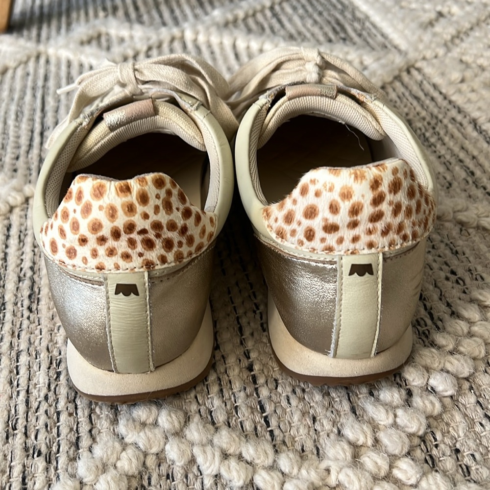 Birdies Size 9.5 Sneakers - Picture 3 of 3